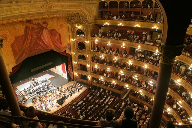 Una storia temporanea del Teatro Colon [Buenos Aires]