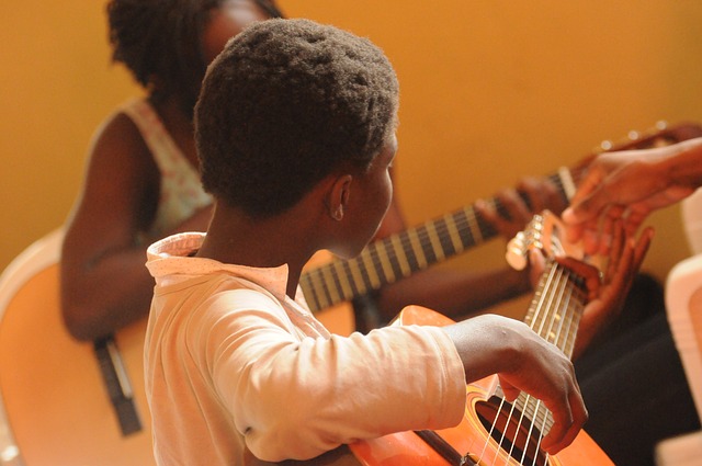 Componenti per la selezione di mentori che possono strillare come si suona la chitarra