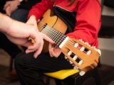 L'obiettivo è quello di ottenere successo come insegnante di chitarra