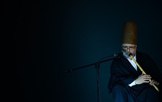 Sufi Singer – Una varietà di cantare che può trasportare gli ascoltatori a una dichiarazione di estasi non secola