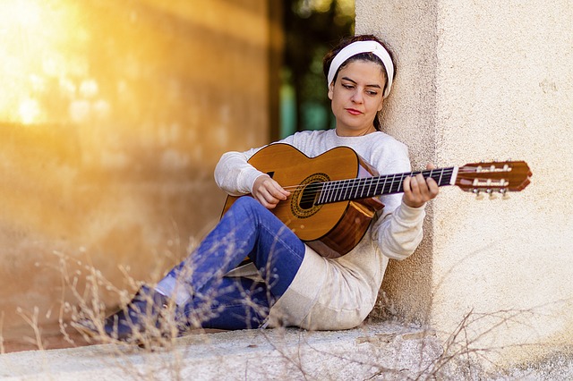 Perché insegnare agli studenti del Guitar College a mettere insieme è necessario per il loro successo