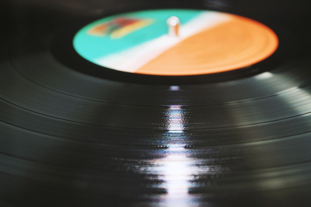 UFO: Strangers In The Night In Vinyl Panoramica UFO: Strangers In The Night In Vinyl Panoramica