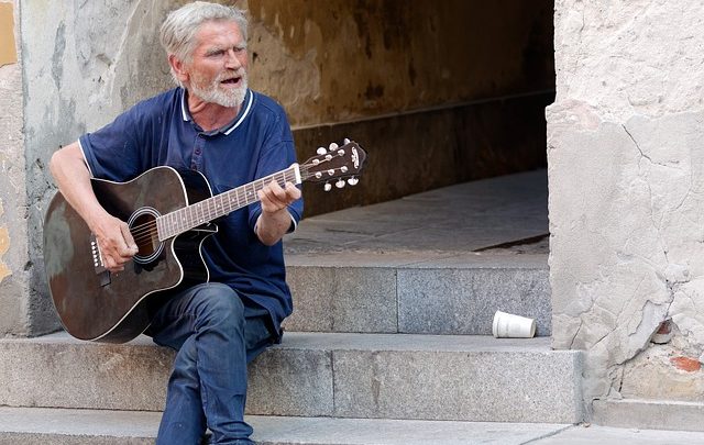 Come imparare le scale di chitarra con successo e realizzare la maggior parte del tuo insegnante di chitarra