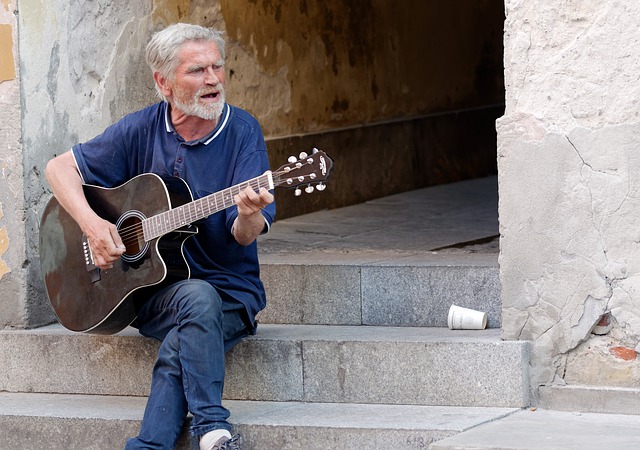 Come imparare le scale di chitarra con successo e realizzare la maggior parte del tuo insegnante di chitarra