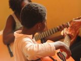 Linee guida su come insegnare la chitarra primaria