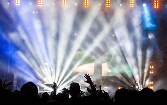Disc jockey o DJ – Proteggerti divertiti Il tempo totale