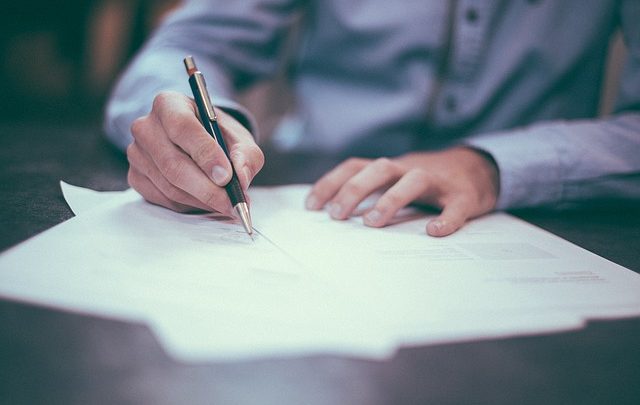 Traccia le tue lezioni di piano in modo meno complicato con questi puntatori per esercizi di flessibilità delle dita!