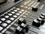La spinta ascendente della canzone dell'età non secolare e insolita nelle comunità del mondo