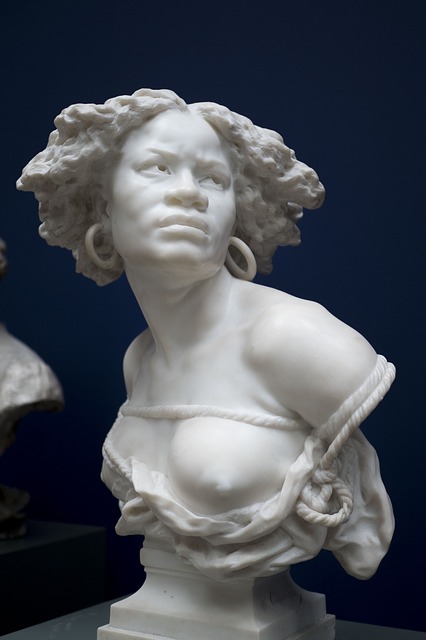 Le influenze degli europei coloniali sulla musica degli oscuri schiavi africani delle Americhe Le influenze degli europei coloniali sulla musica degli oscuri schiavi africani delle Americhe