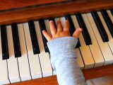 Motivare il tuo bambino a suonare il piano senza punizione o corruzione