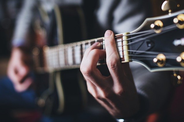 In Dire Need of An Dai un acquisto a: Ottenere un manico originale per chitarra In Dire Need of An Dai un acquisto a: Ottenere un manico originale per chitarra